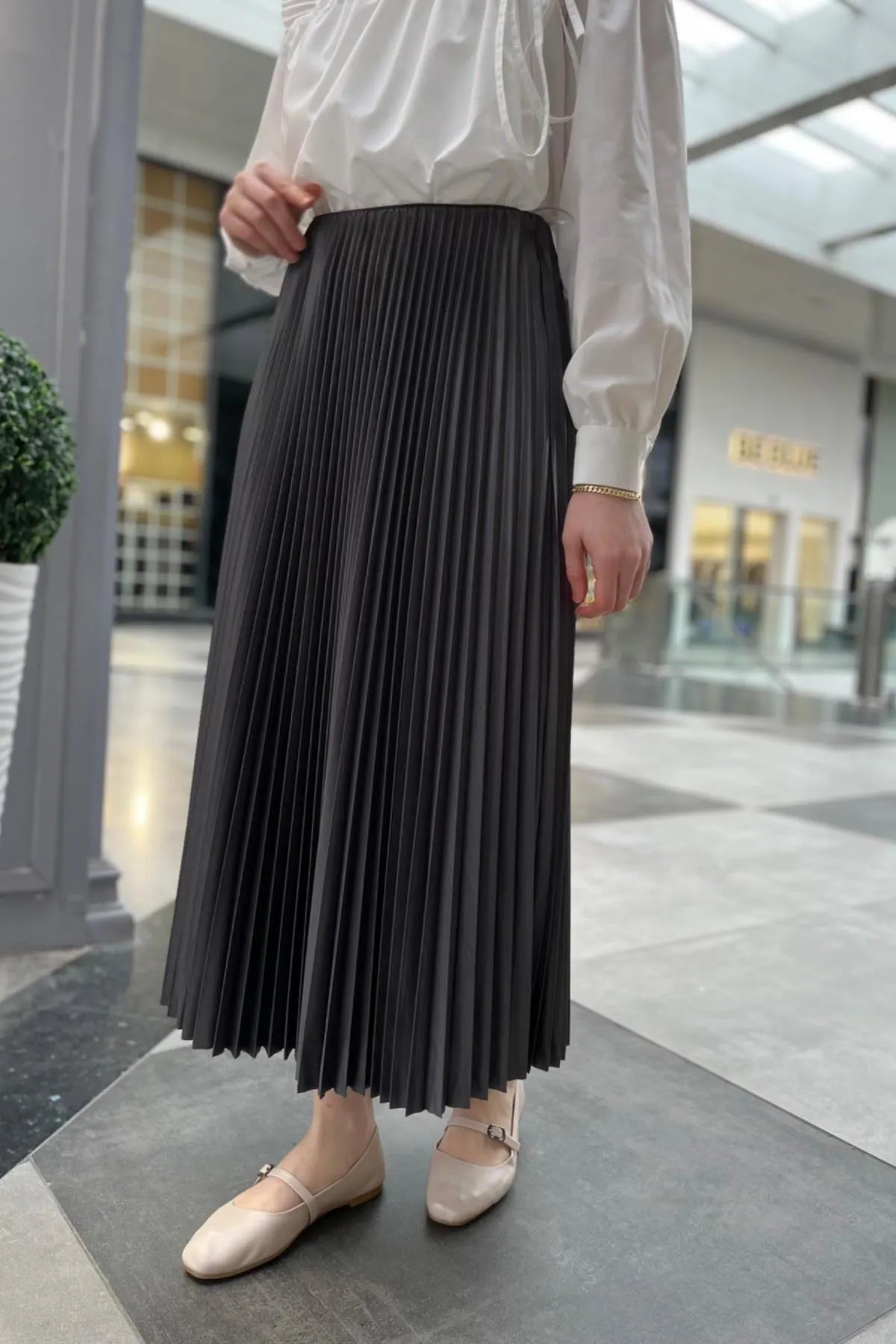 Elegant Pleated Long Skirt