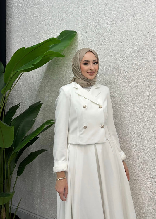 طقم جاكيت وتنورة